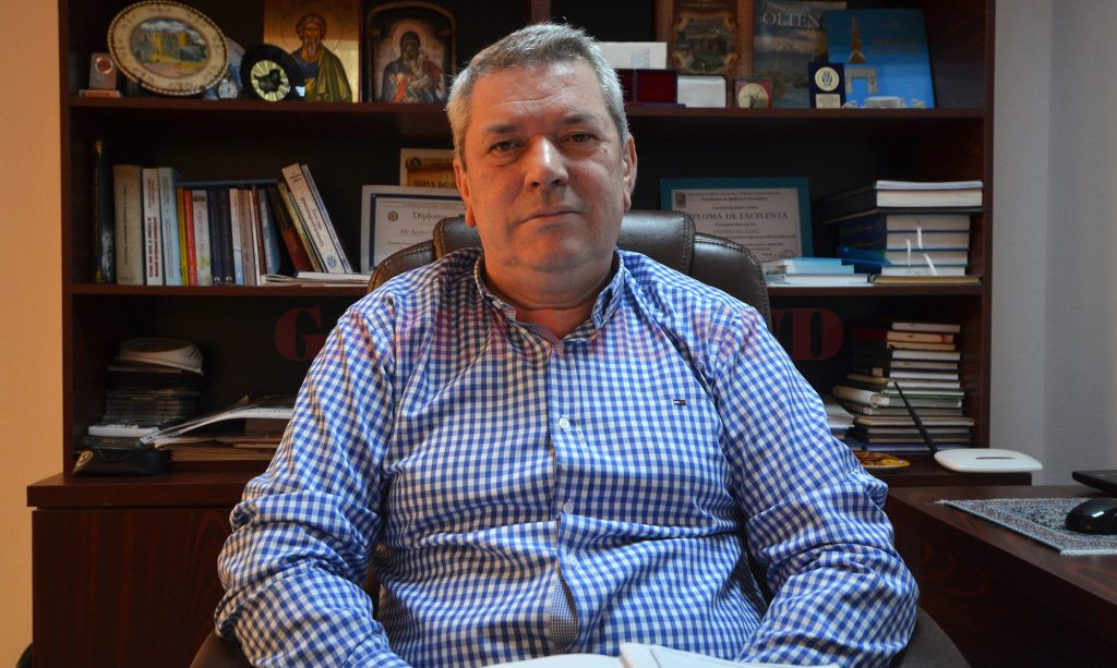 Andrei Butaru, directorul DSVSA Dolj, spune că e bine să evităm să cumpărăm chilipiruri (Foto: Bogdan Grosu)