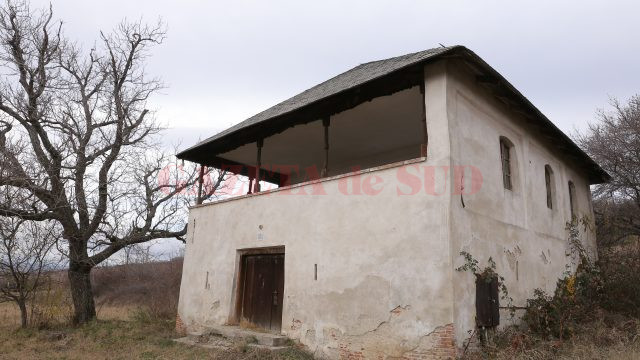 Cula lui Nistor aşteaptă să fie renovată (Foto: Lucian Anghel)