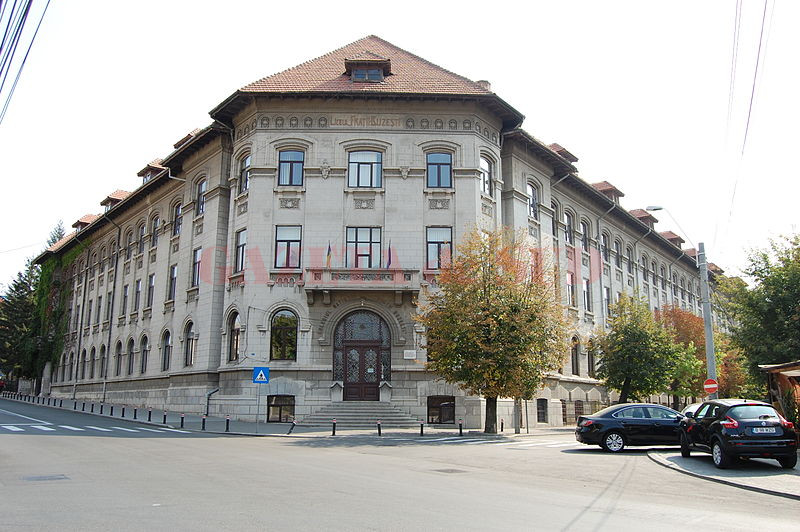 La Colegiul Național „Frații Buzești“, o parte din instalațiile de hidranți interiori a devenit nefuncțională după lucrările de consolidare din 2002-2003 (Foto; Lucian Anghel)