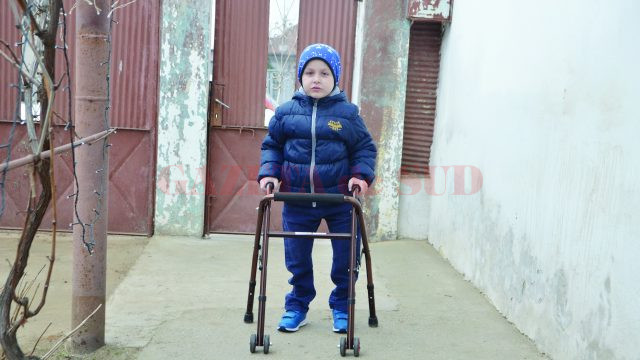 Din ziua în care i-au fost puse protezele, viaţa lui Edi s-a schimbat radical (Foto: Claudiu Tudor)