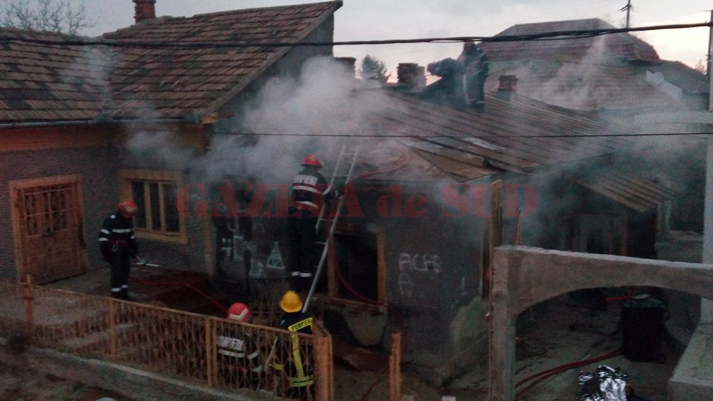 Un bărbat de 60 de ani a murit în urma incendiului care a cuprins o casă de pe strada Stânjenilor din Craiova