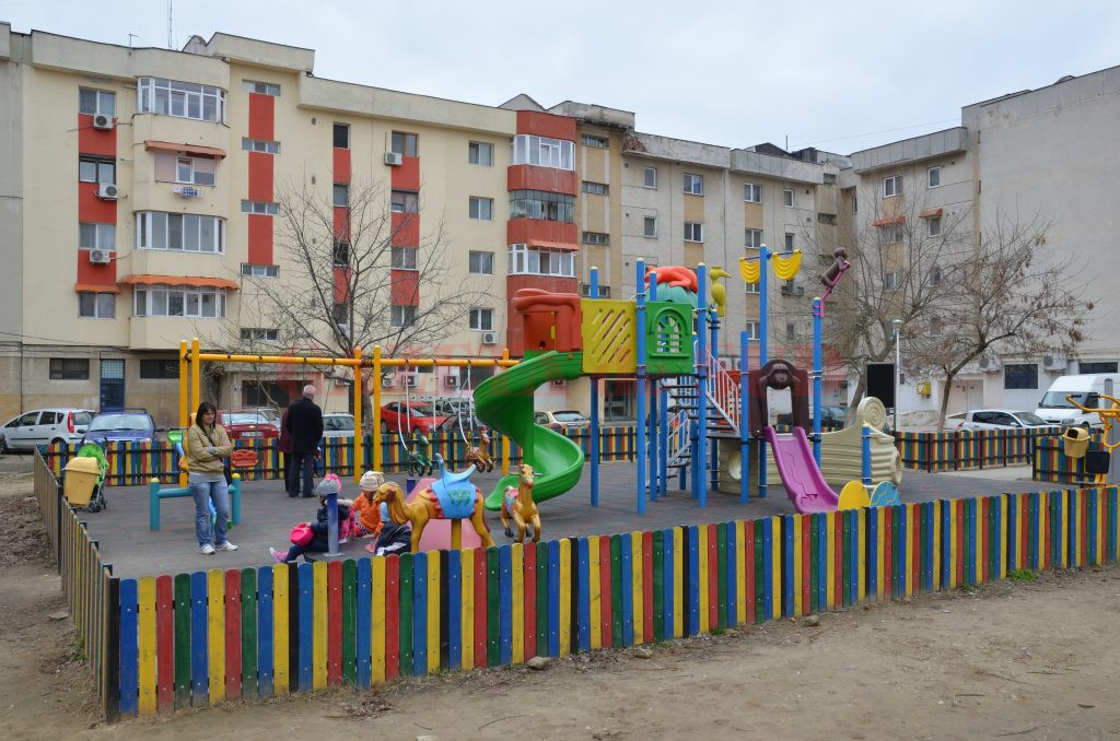 Locurile de joacă din Craiova, un megacontract cu anchete în coadă