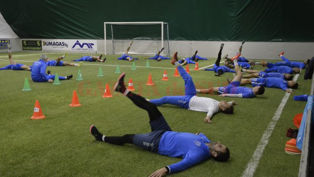 Fotbaliștii de la CS Universitatea Craiova și-au reluat antrenamentele (Foto: Alexandru Vîrtosu)