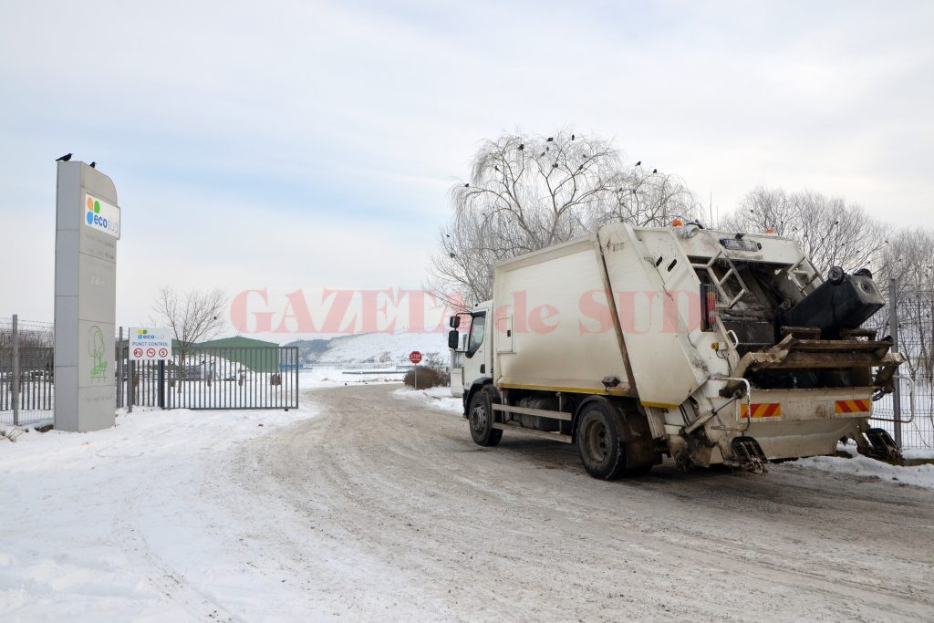 De luna viitoare, craiovenii vor plăti mai mult pentru colectarea şi transportul deşeurilor menajere (Foto: Bogdan Grosu)