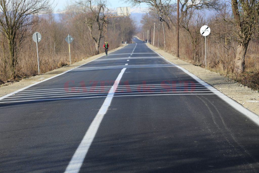 Trei drumuri judeţene vor intra în reabilitare