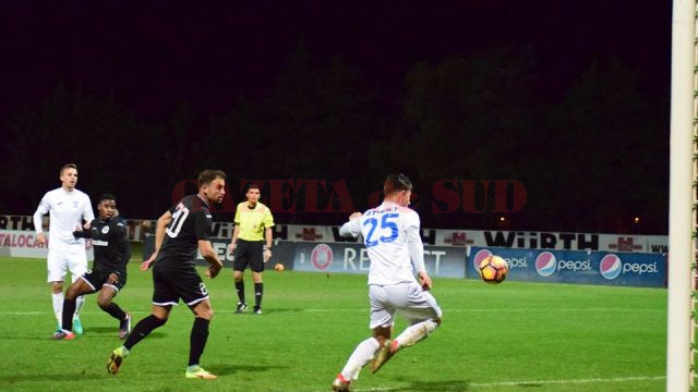 Jovan Markovic (la minge) are un plasament foarte bun (foto: csuc.ro)