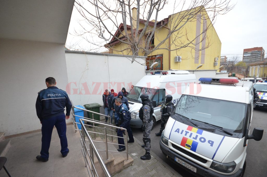Vadik Gigi Zavera și Ioneluș Cimpoeru au fost arestați preventiv în urmă cu două luni, fiind acuzați de comiterea unor infracțiuni violente.