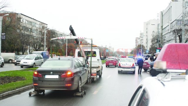 Până în mai 2015, de ridicarea mașinilor staționate sau oprite neregulamentar s-a ocupat RAT Craiova  (Foto: arhiva GdS)