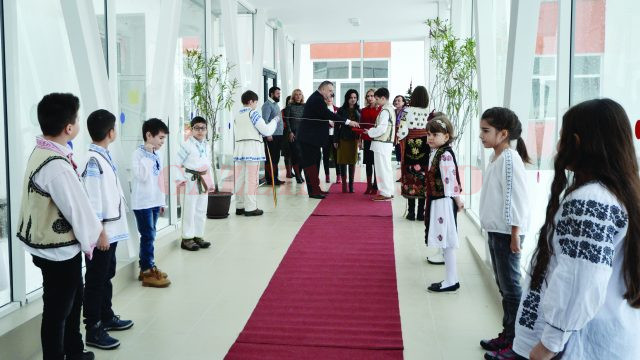 Inaugurarea a fost făcută prin tăierea panglicii (Foto: Bogdan Grosu)