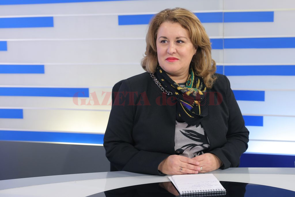 Avocata Carmen Popa a explicat, la Alege TV, ce pot face consumatorii aflați în dificultate în relația cu băncile (Foto: Traian Mitrache)