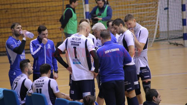 Craiovenii s-au impus cu scorul de 3-2 la Caransebeș (foto: arhivă GdS)