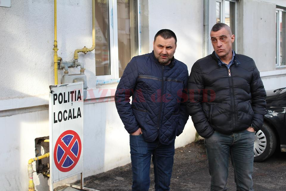 Doi dintre cetăţenii care au dat explicaţii la sediul Poliţiei Locale Târgu Jiu