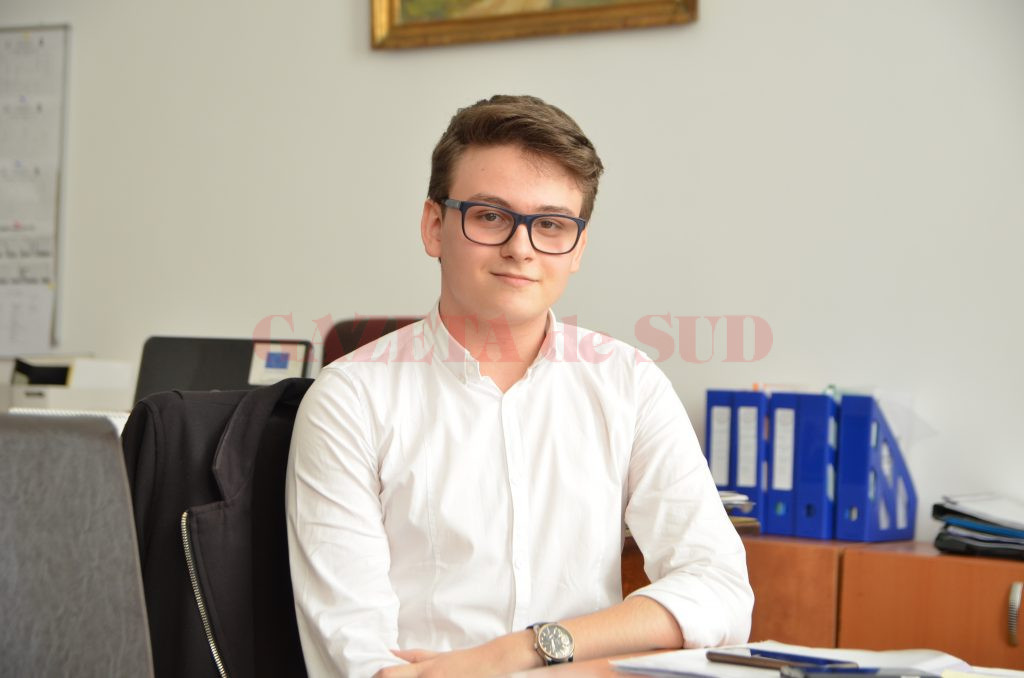 Gabriel Octavian Popa, elev la Colegiul Național „Elena Cuza“ din Craiova, a fost acceptat la trei universități din Scoția și la una din Anglia (Foto: Claudiu Tudor)