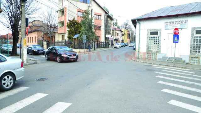 Foarte periculoasă este şi intersecţia străzilor Câmpia Islaz cu Bibescu