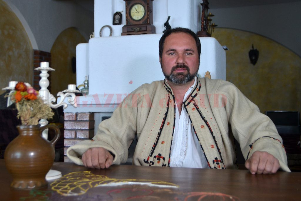 Dan Dicu a ales să trăiască aşa cum o făceau înaintaşii lui odinioară (Foto: Bogdan Grosu)