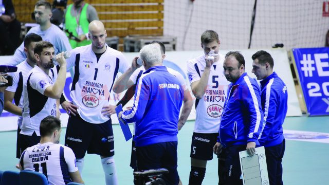 Antrenorul Dan Pascu pregăteşte în cele mai mici detalii play-off-ul, dar are nevoie mare de suporteri