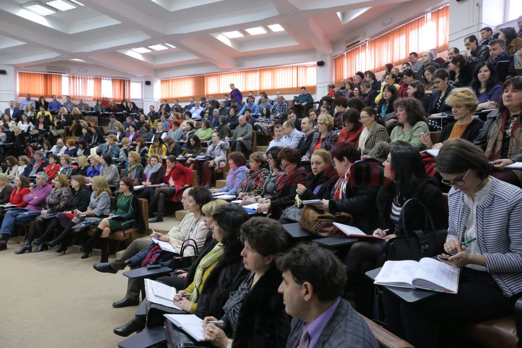 Managerii unităților școlare pot avea doar cinci ore plătite în regim de plata cu ora