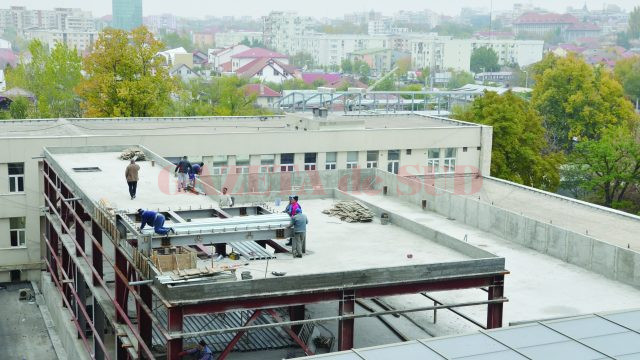 Muncitorii încă lucrează la extinderea UPU