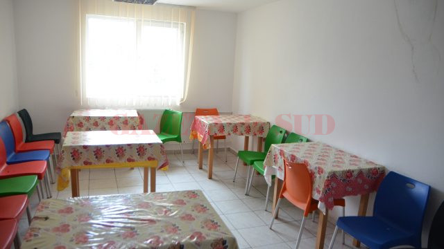 Sala de mese de la Centrul Social „Sfântul Andrei“ (FOTO: Claudiu Tudor)
