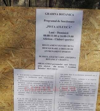Programul afişat pe panou a rezistat doar câteva zile