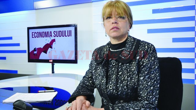 Directoarea Casei Județene de Pensii Dolj, Daniela Licu, în emisiunea „Economia Sudului“ de la Alege TV (Foto: Bogdan Grosu)