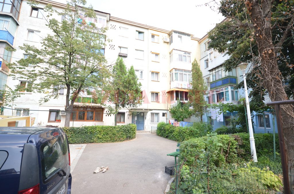 Potrivit anchetatorilor, craioveanul de 30 de ani a amenințat că aruncă în aer blocul în care locuiește