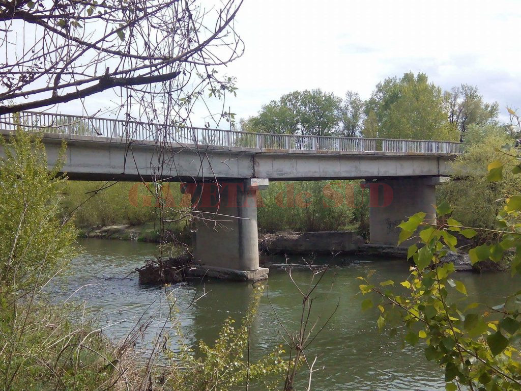 Podul de la Turcineşti, al treilea ca mărime de peste râul Jiu, din Târgu Jiu  