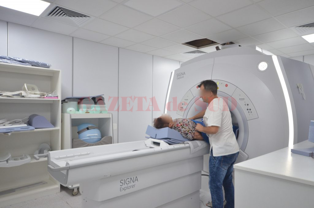 Bolnavii din Oltenia, care au nevoie de un tomograf sau un RMN, sunt nevoiți să aștepte luni bune dacă vor să beneficieze gratuit de aceste investigații 