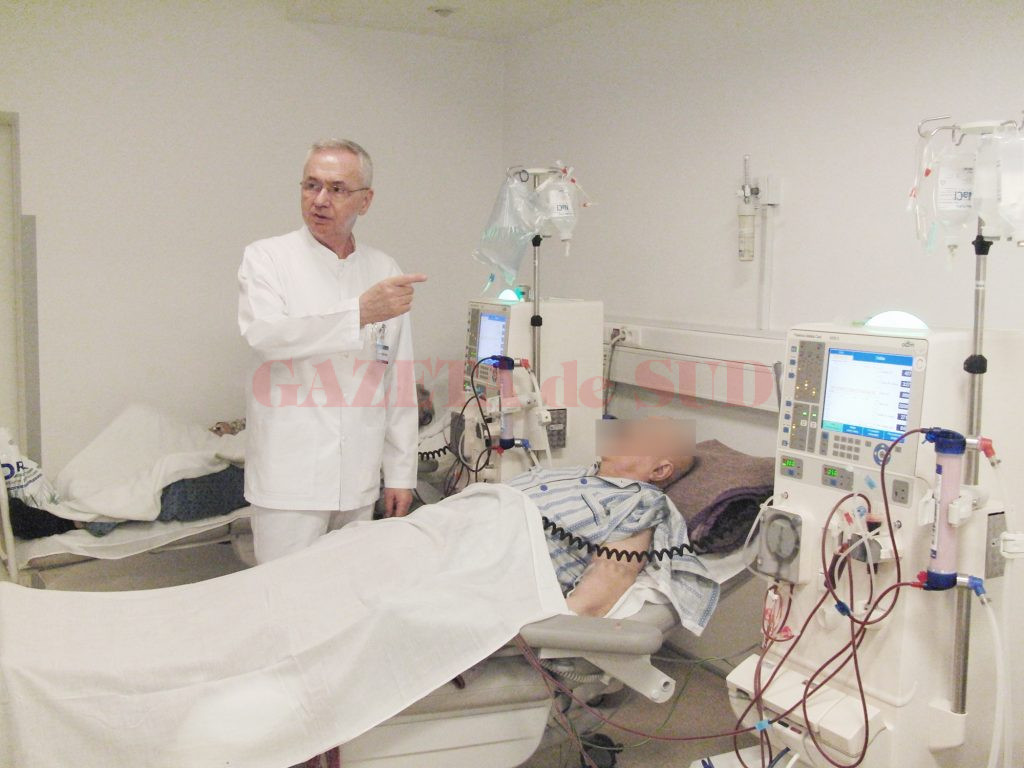 Prof. univ. dr. Eugen Moța a reușit să aducă speranță pacienților olteni a căror viață depindea de dializă