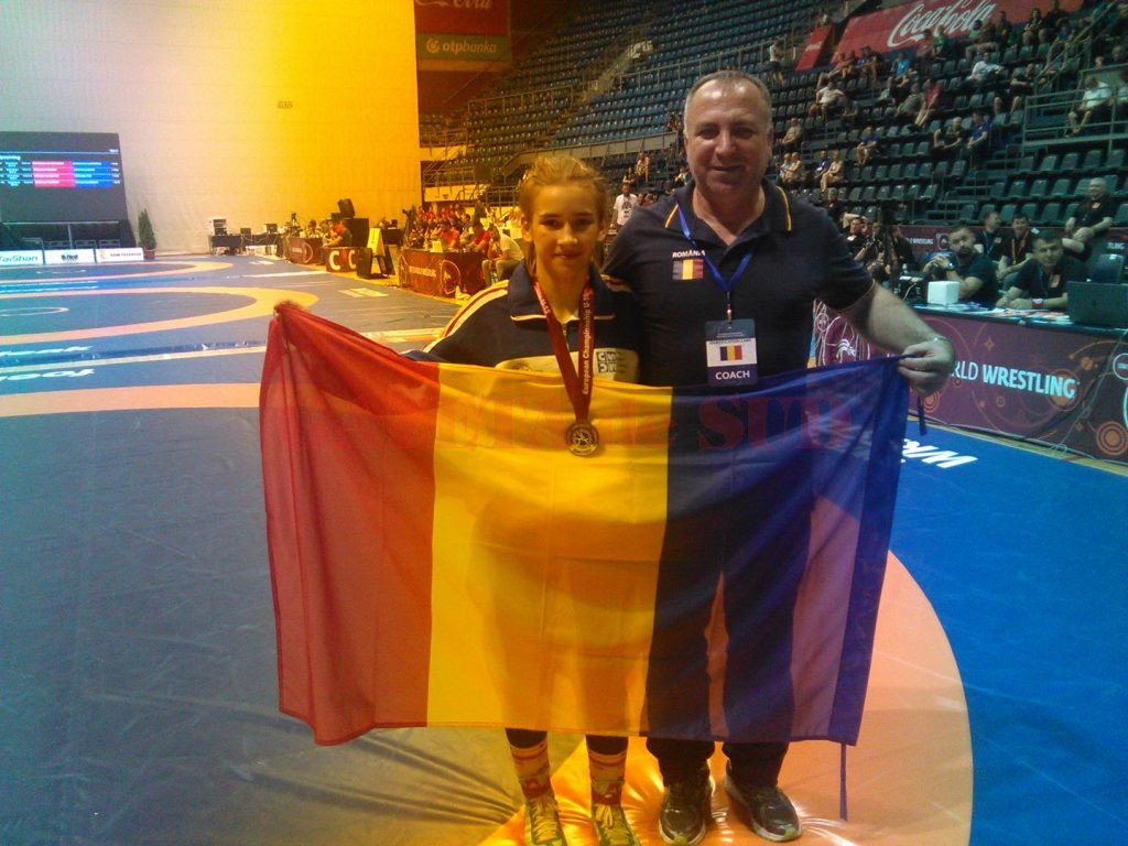 Ana-Maria Cristescu a fost însoţită în Serbia de antrenorul său Valentin Boboşca