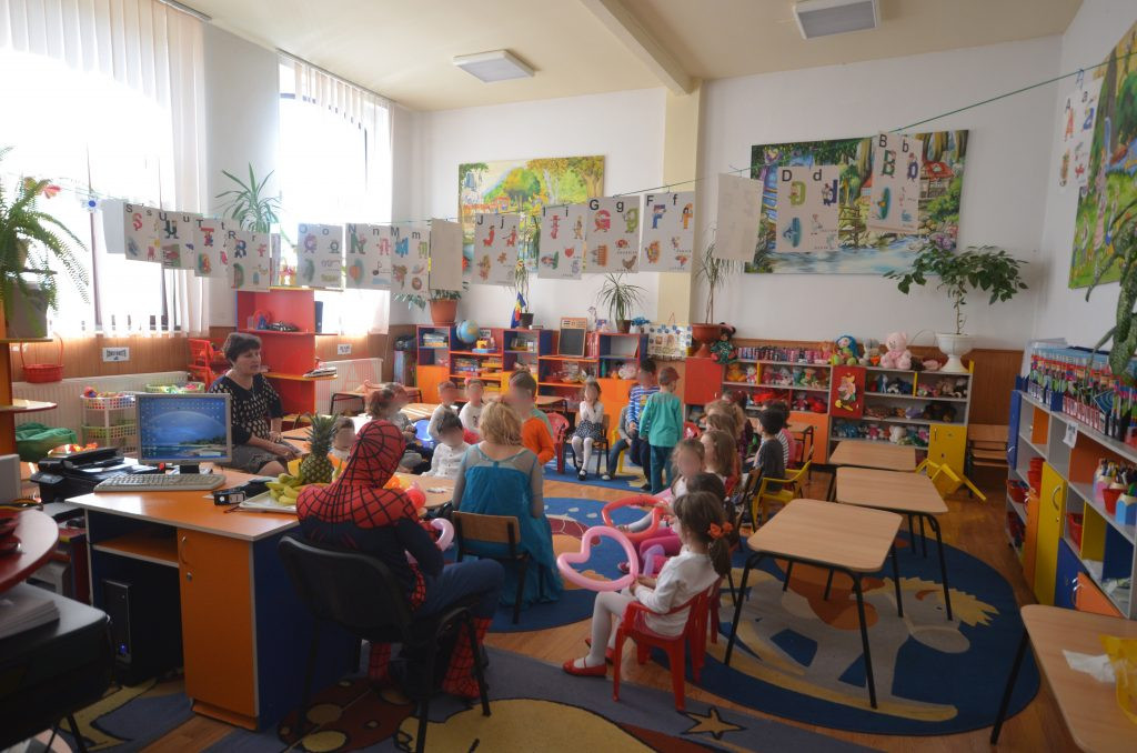 În Dolj sunt aprobate 4.658 de locuri la grupa mică, dintre care 1.691 de locuri sunt în unități de învățământ cu program prelungit (Foto: Arhiva GdS)