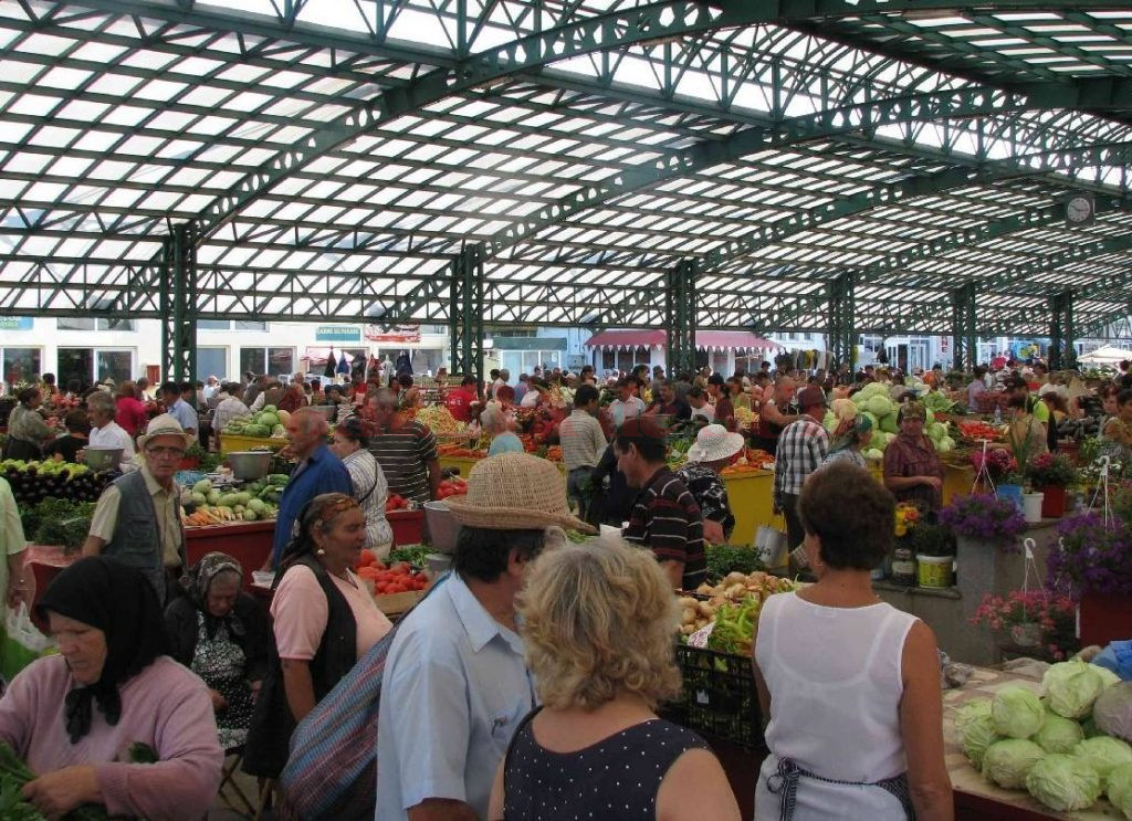 Piaţa Centrală din Târgu Jiu 