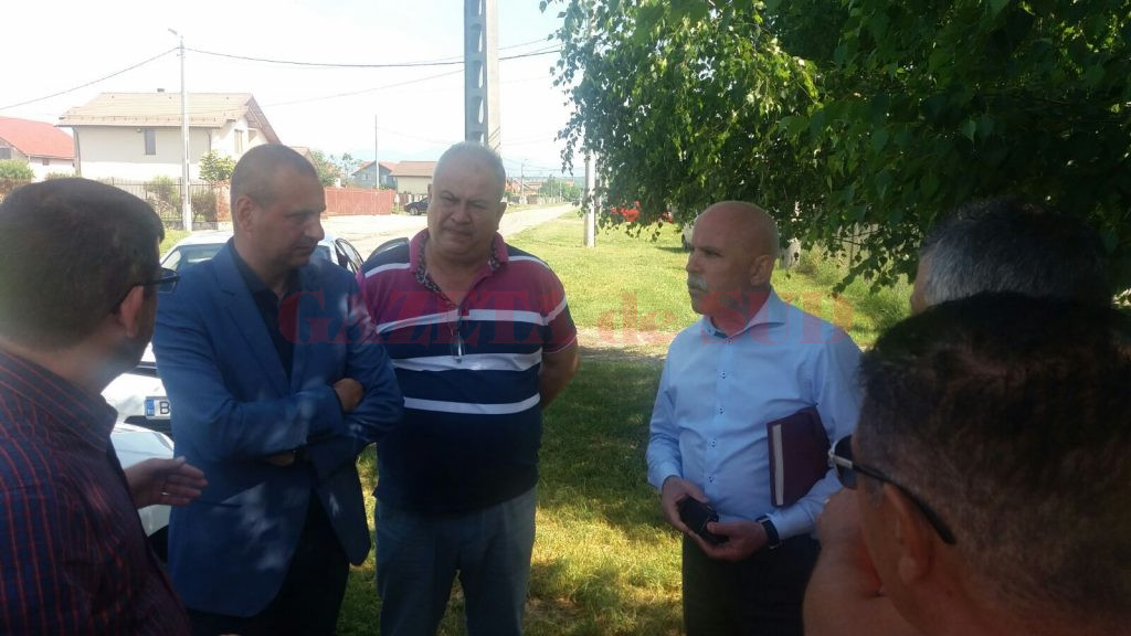 Constructorii au promis repararea drumului