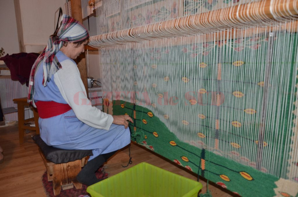 Tehnica de țesut a covoarelor tradiționale românești, inclusă în patrimoniul UNESCO (Foto: Ana-Maria Predilă)