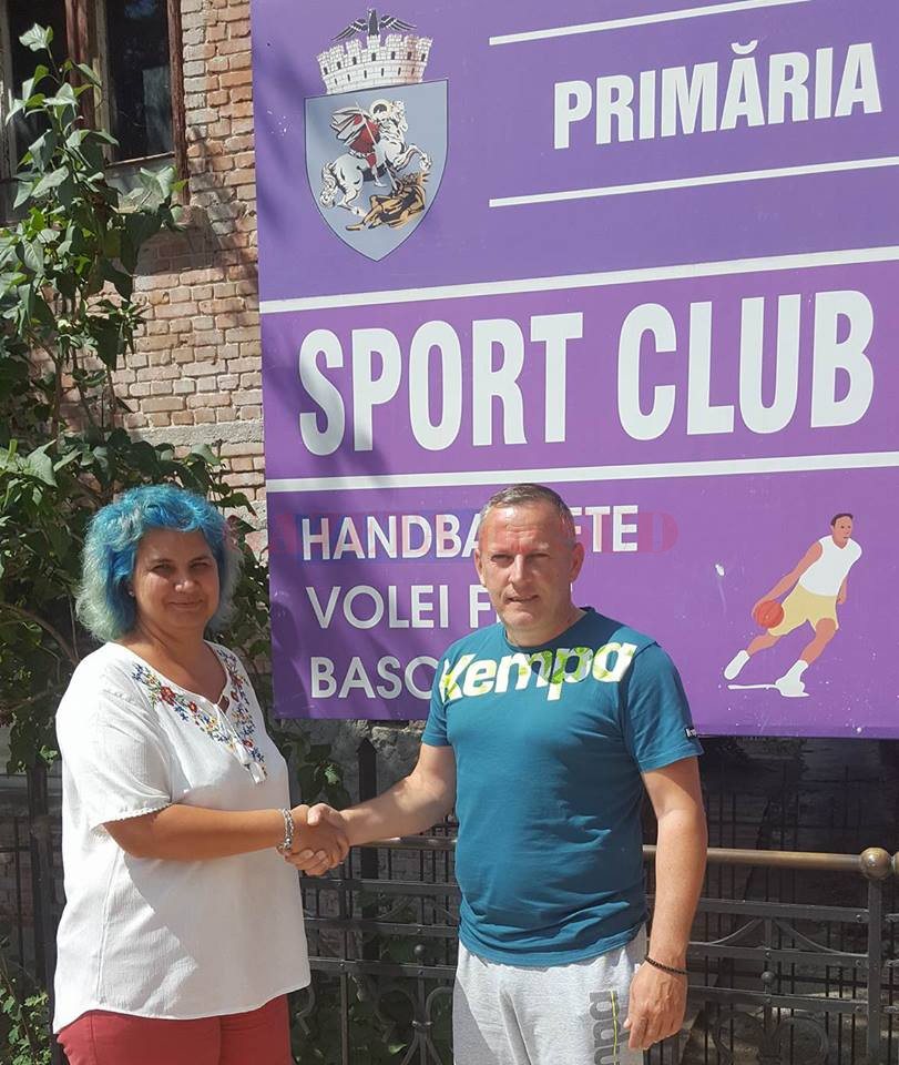 Șefa SCM Craiova, Daniela Grădinaru, s-a înțeles pentru încă un sezon cu Bogdan Burcea, antrenorul echipei de handbal feminin