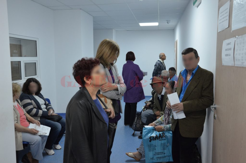 Orice persoană care are până la 900 de lei pensie beneficiază din această lună de medicamente compensate în proporție de 90%