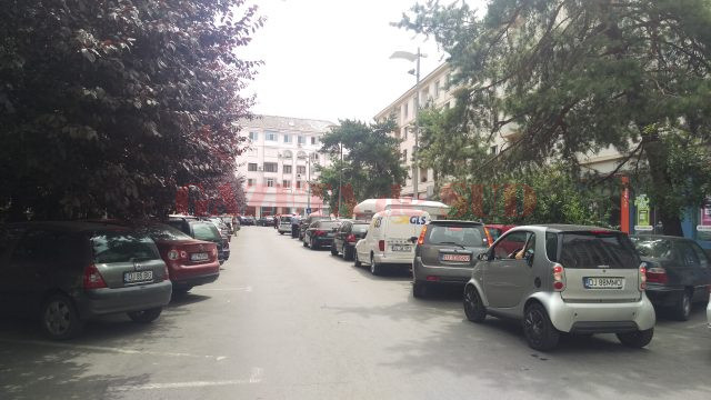 Parcările din zona English Park, care nu vor fi taxate (Foto: Marian Apipie)