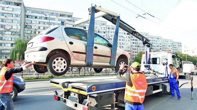 Autovehiculele vor fi ridicate doar pe patru roți