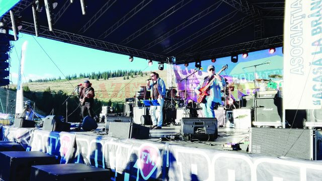 Munţii au răsunat de concertele oferite de trupele rock