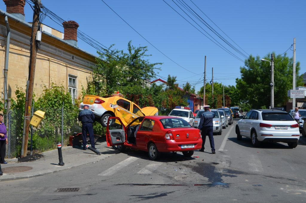 Potrivit noii legislații privind asigurarea obligatorie de răspundere civilă auto, păgubiții vor fi despăgubiți mai repede, iar montarea de piese contrafăcute pe mașinile avariate se pedepsește cu închisoarea 