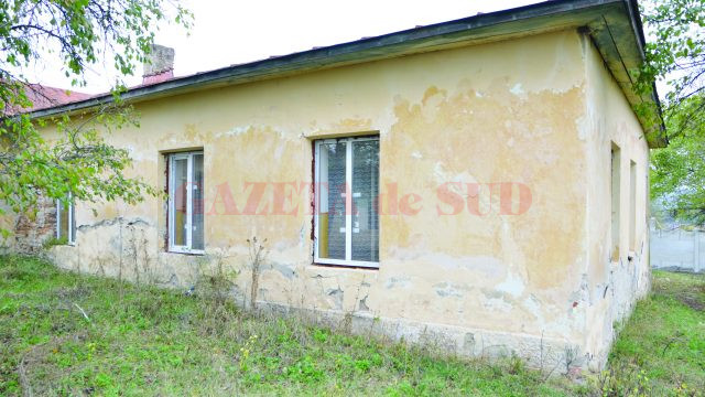 Grădinița din Bodăieștii de Jos (comuna Melinești) a fost închisă de DSP Dolj în toamna anului trecut pentru condiții improprii și a rămas cu lacătul pe ușă (Foto: arhiva GdS)