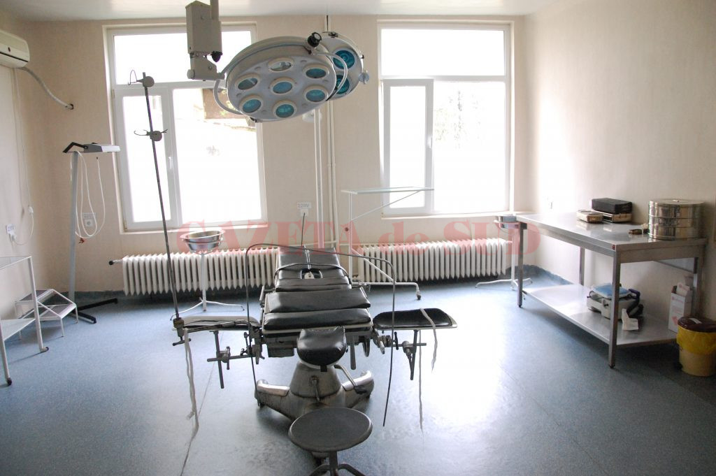 Mesele chirurgicale din sălile de operație ale Spitalului din Băilești sunt din 1970. Managerul spune că există un proiect prin care ar urma să fie înlocuite sala operatie urologie.