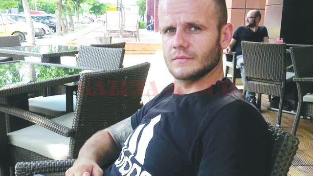 Procurorii doljeni spun că tânărul de 27 de ani a murit după ce a fost înjunghiat cu un cuțit tip baionetă
