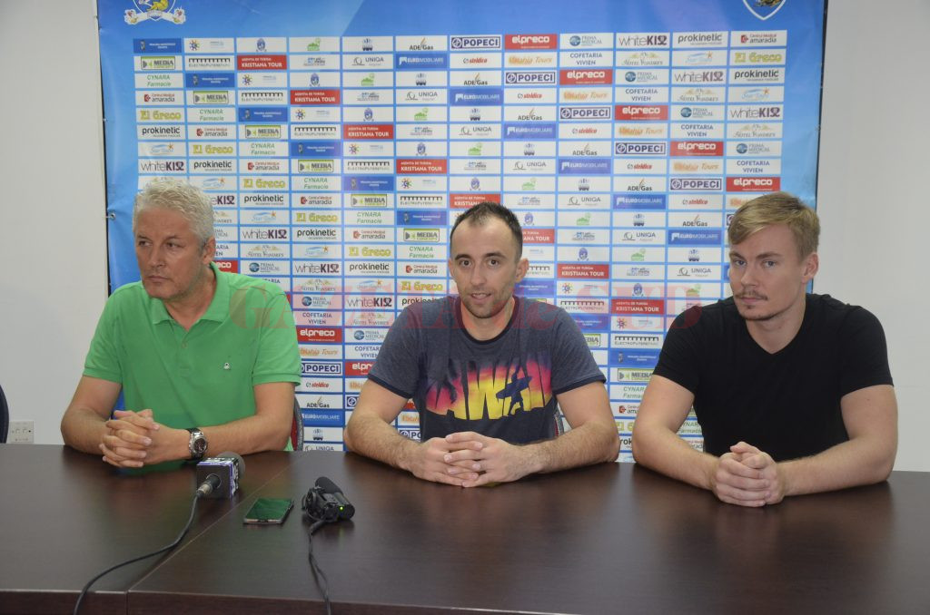 Antrenorul Dan Pascu, alături de jucătorii Bogdan Ene şi Jani Sippola, au prefaţat Turneul „Radu Zamfirescu”