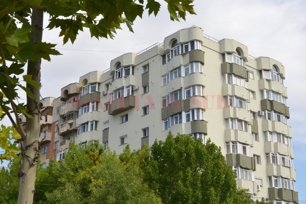 În Craiova s-au reabilitat pe fonduri europene 17 blocuri (Foto: Bogdan Grosu)