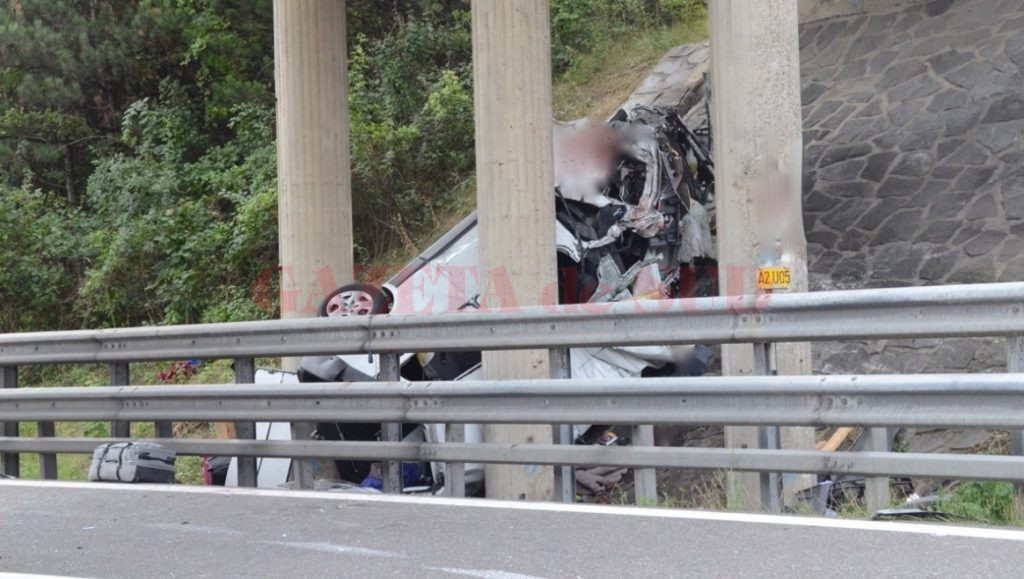 În urma accidentului produs pe o autostradă din Austria și-au pierdut viața cinci cetățeni români, printre care se numără și un tânăr din comuna Movileni, Olt (imgl.krone.at)