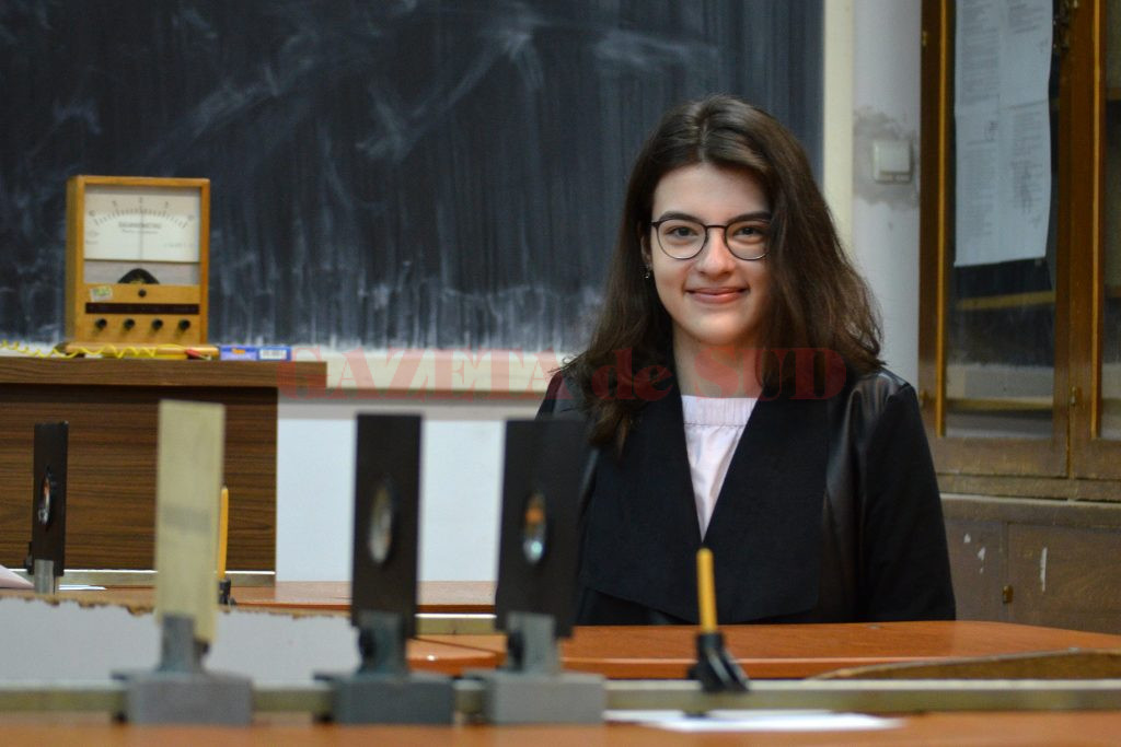 Erminia Petra Popa, elevă a Colegiului Național „Carol I“ din Craiova, a făcut parte din echipa României la Campionatul European de Fizică