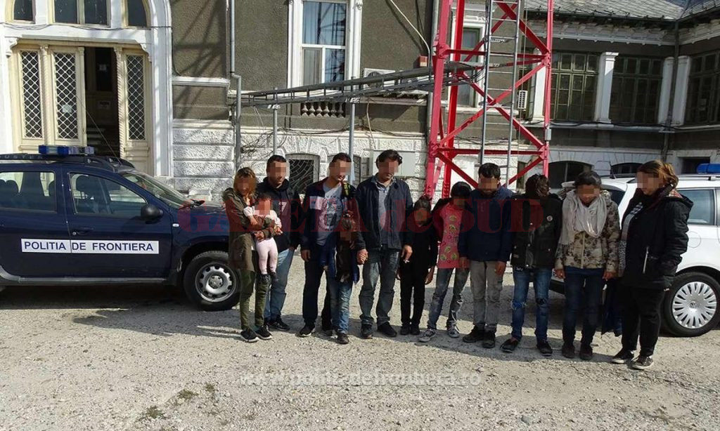 Polițiștii de frontieră au reușit să-i rețină pe migranții transportați de cei trei bulgari