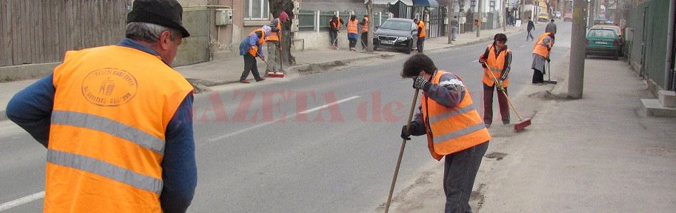 Primăria Craiova mai scoate din buget trei milioane de lei pentru repararea străzilor și măturarea lor