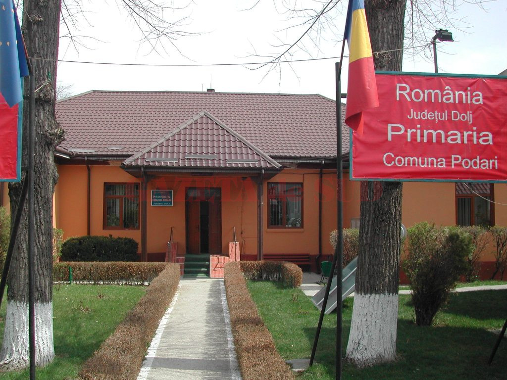 Procurorii DNA au trimis în judecată mai mulți funcționari din cadrul Primăriei Podari, printre care se numără primarul și viceprimarul comunei